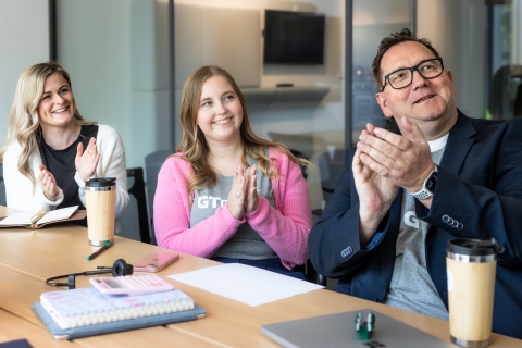 GT-Plus applaudiert